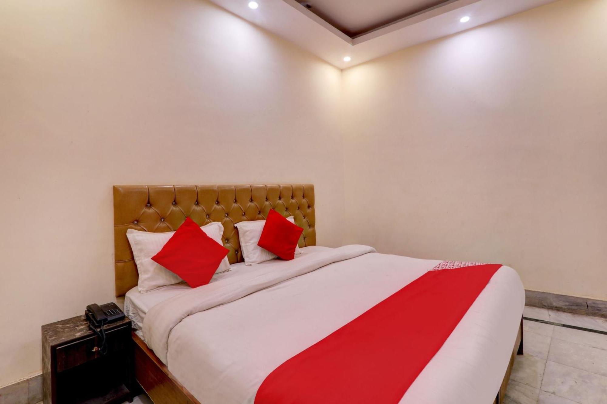 Hotel O Moon Palace Near Sahara Ganj Mall Λάκναου Εξωτερικό φωτογραφία