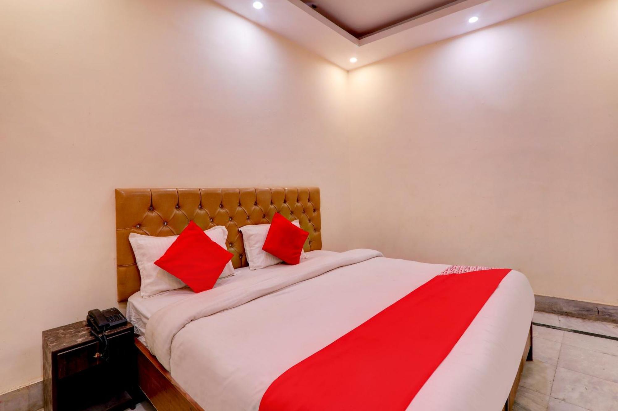 Hotel O Moon Palace Near Sahara Ganj Mall Λάκναου Εξωτερικό φωτογραφία
