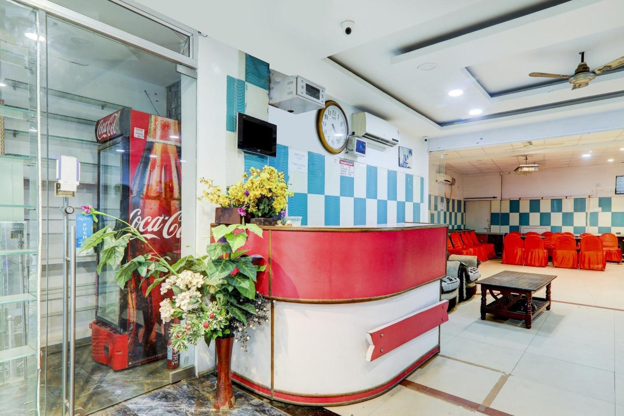 Hotel O Moon Palace Near Sahara Ganj Mall Λάκναου Εξωτερικό φωτογραφία