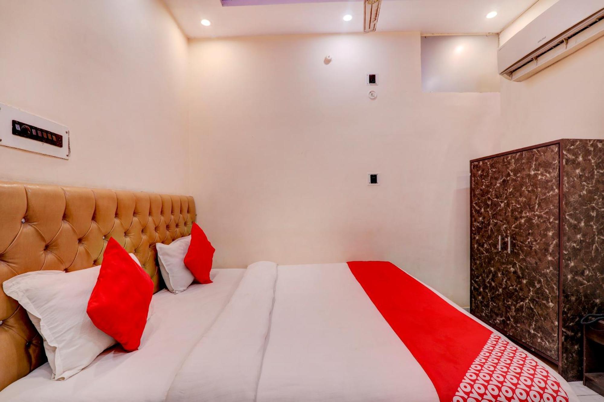 Hotel O Moon Palace Near Sahara Ganj Mall Λάκναου Εξωτερικό φωτογραφία