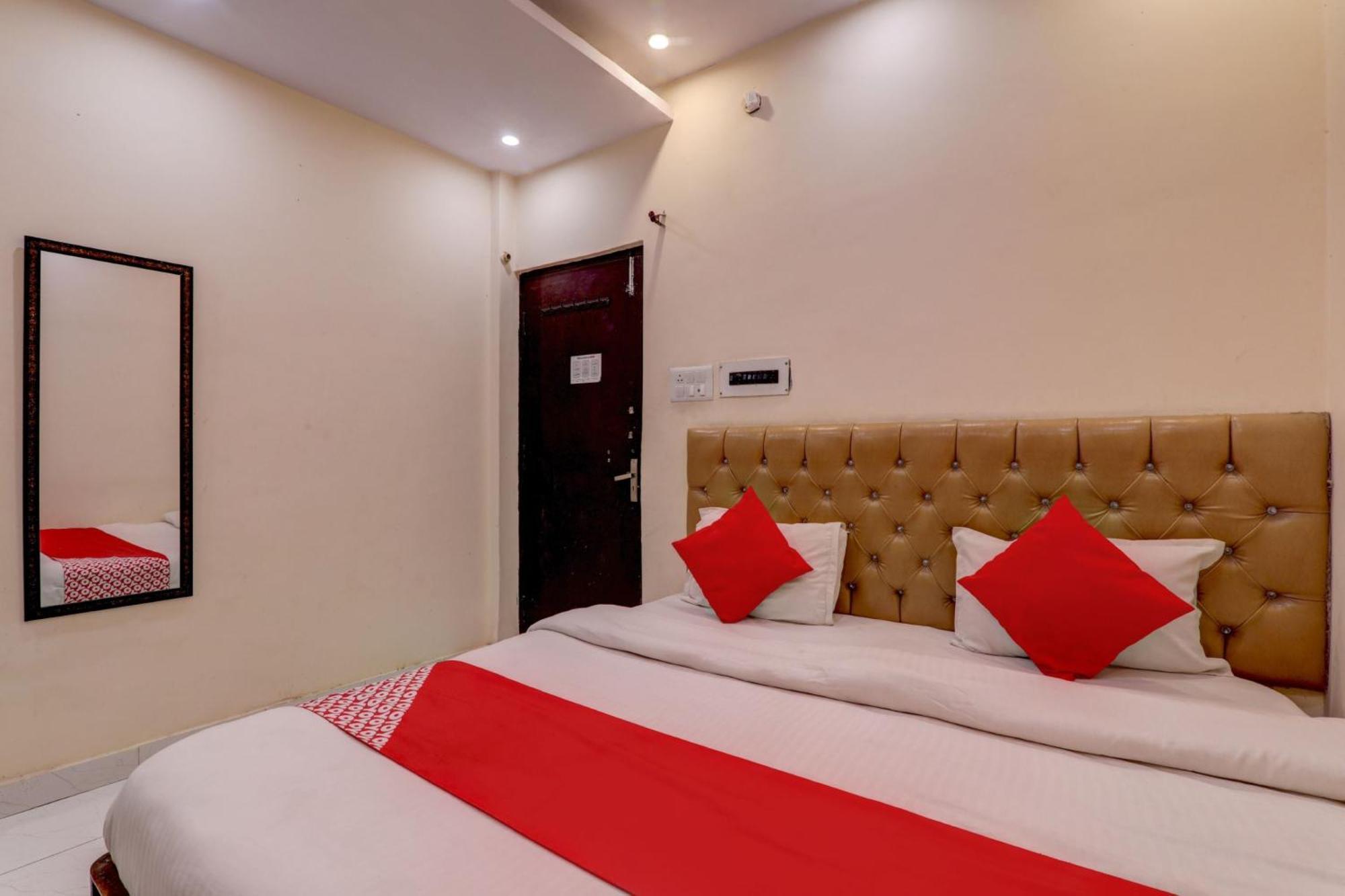 Hotel O Moon Palace Near Sahara Ganj Mall Λάκναου Εξωτερικό φωτογραφία